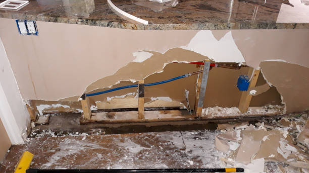 Best Emergency water damage restoration  in Commerce, CA